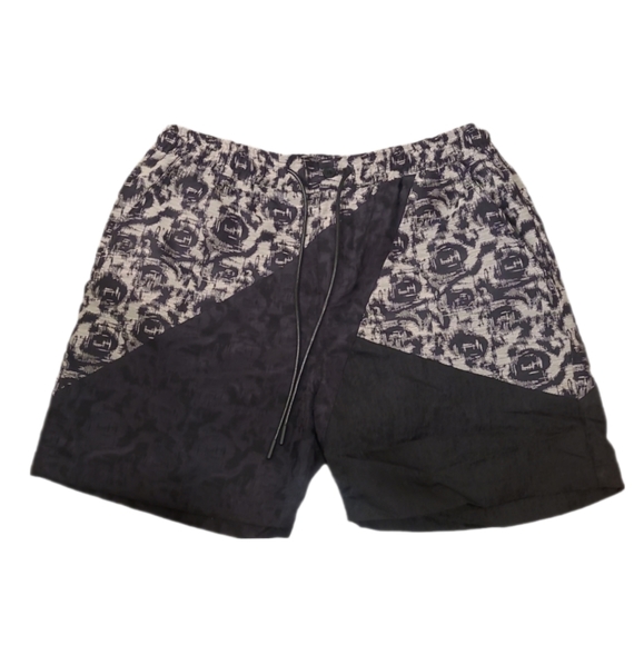 RtA |‎ Black Patchwork Patterned Shorts in Size Medium - Picture 3 of 6